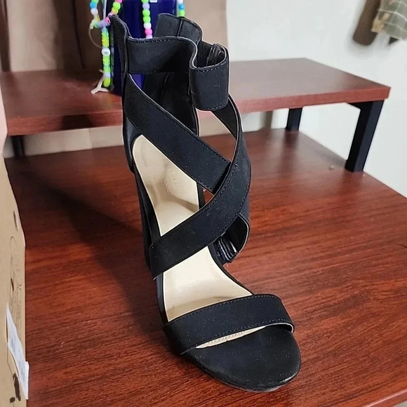 Charlotte Russe Black strappy block heels. Size 6 - Picture 5 of 7